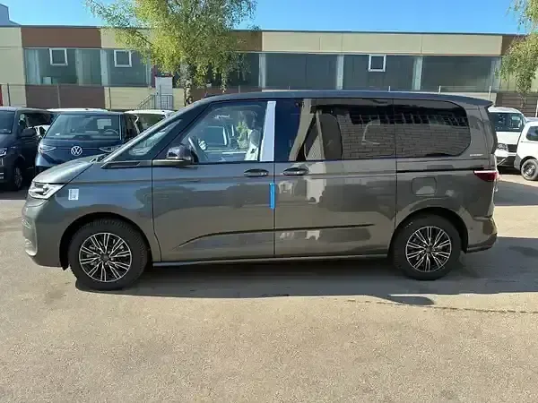 Nowe VW Multivan 177 KM (130 kW) 2026 Szary Minivan