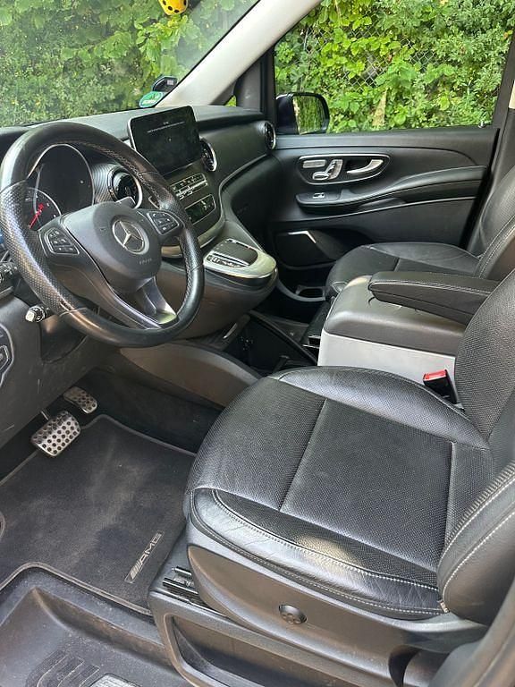 Gebraucht Mercedes V300 Avantgarde Edition 239 PS (175 kW) 2020 Violett Van / Kleinbus