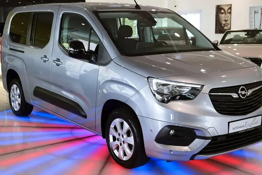 Gebraucht Opel Combo Life Elegance 131 PS (96 kW) 2022 Quartz/artense grey Van / Kleinbus