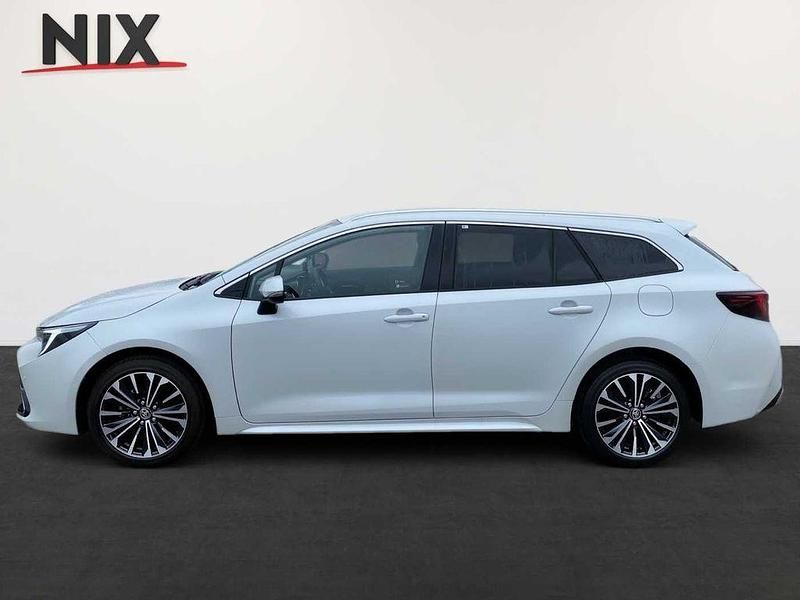 Neu Toyota Corolla 140 PS (102 kW) 2025 Weiß Kombi