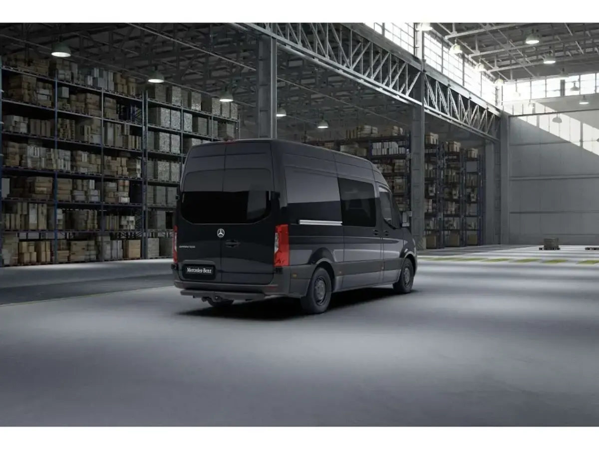 Gebraucht Mercedes Sprinter 170 PS (125 kW) 2023 Schwarz Van