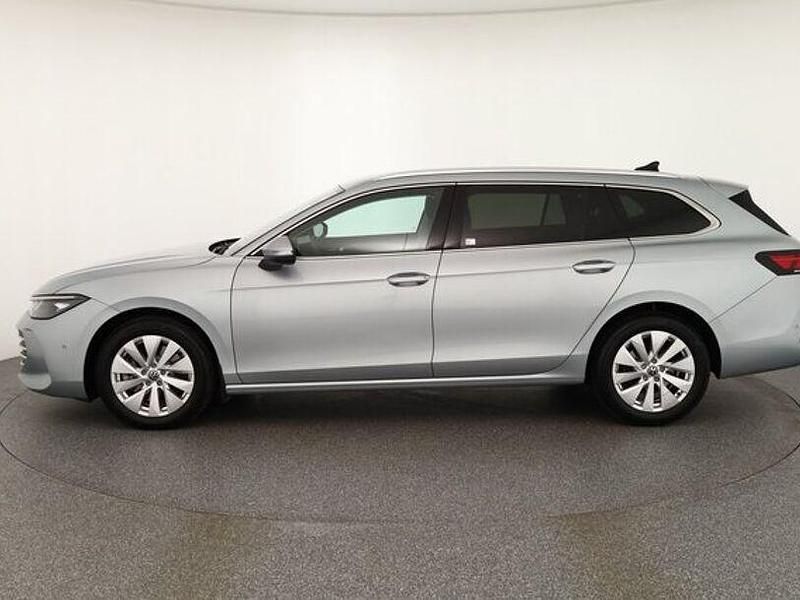 Gebraucht VW Passat 193 PS (141 kW) 2024 Silber Kombi