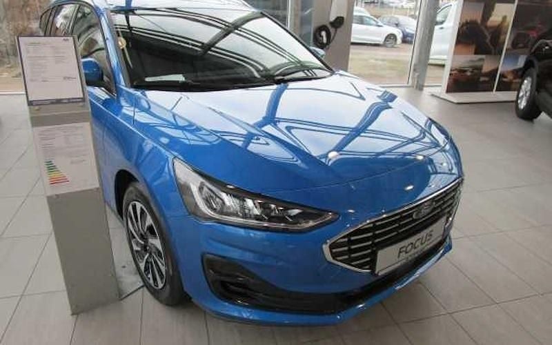 Blau Gebraucht 2024 Ford Focus Titanium Kombi | 27.490 € (Fairer Preis) - Bild 1/4