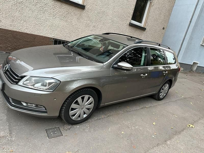 Gebraucht VW Passat 170 PS (125 kW) 2011 Braun Kombi