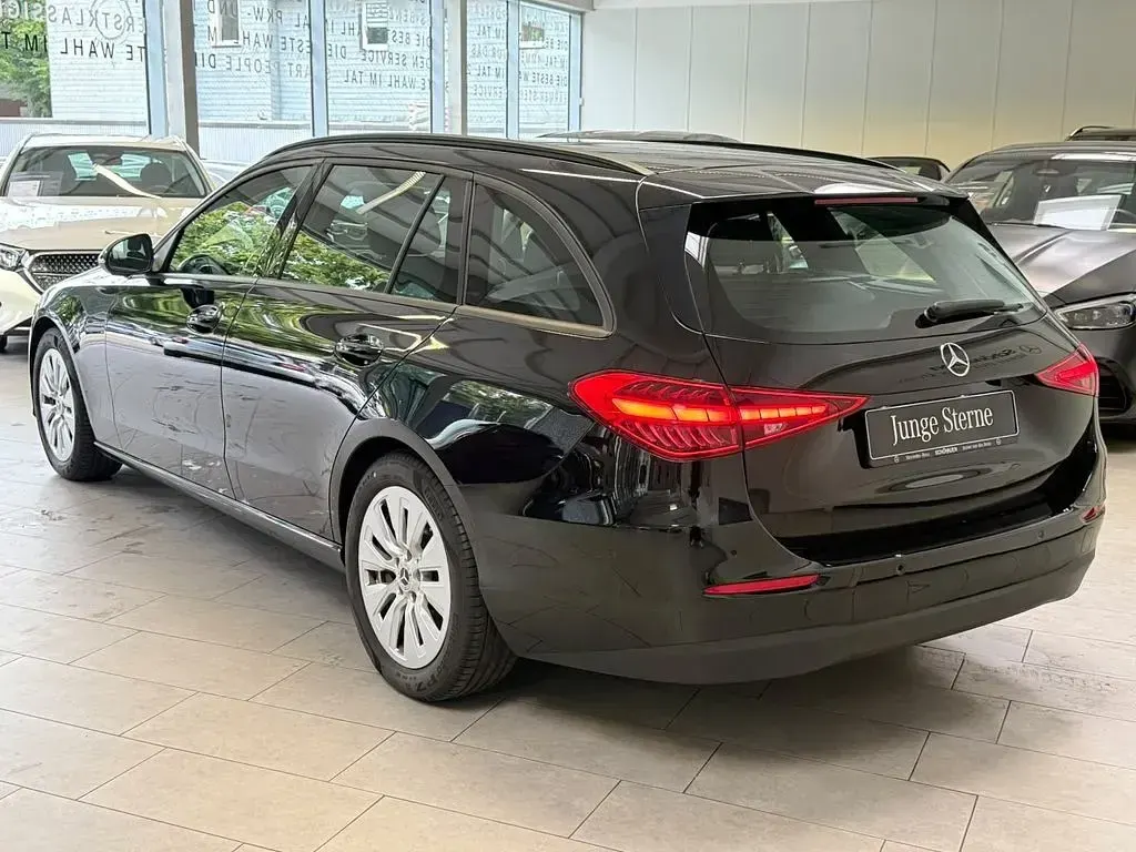 Gebraucht Mercedes 220 200 PS (147 kW) 2023 Schwarz Limousine