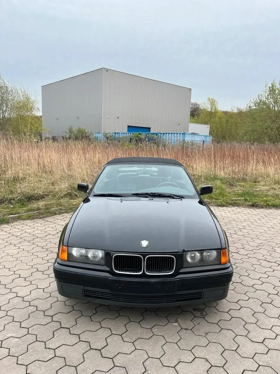 Gebraucht BMW 318 Cabriolet 116 PS (85 kW) 1997 Schwarz Cabrio