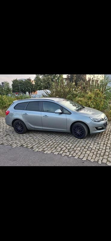 Gebraucht Opel Astra 115 PS (84 kW) 2013 Silber Kombi
