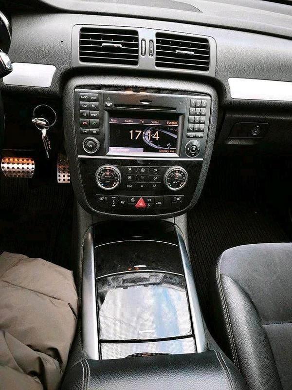 Gebraucht Mercedes R280 194 PS (142 kW) 2009 Weiß Van / Kleinbus