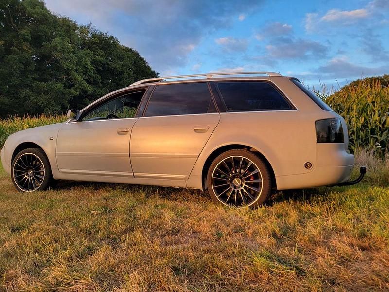 Grau Gebraucht 1999 Audi A6 Kombi | 2.000 € (Teuer) - Bild 1/4