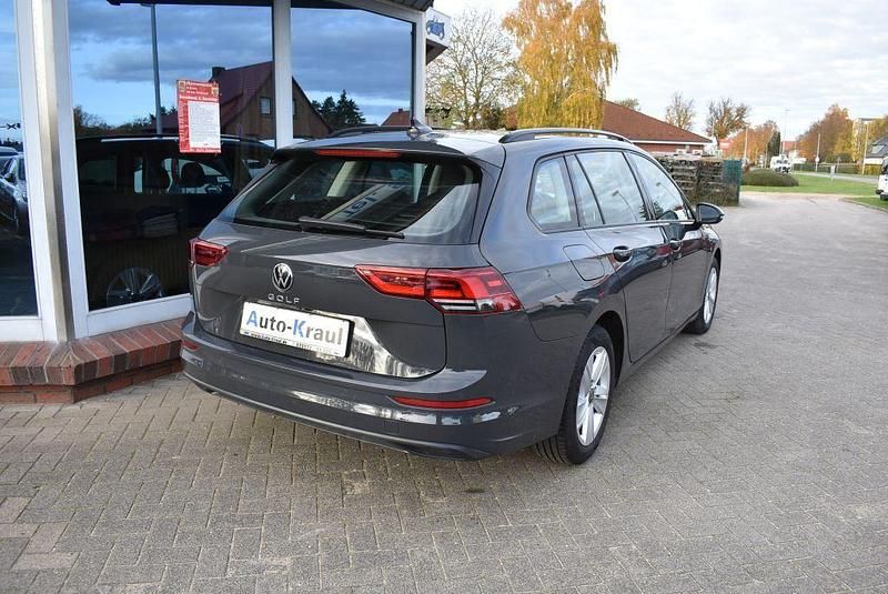 Gebraucht VW Golf VIII Life 116 PS (85 kW) 2021 Uranograu Kombi