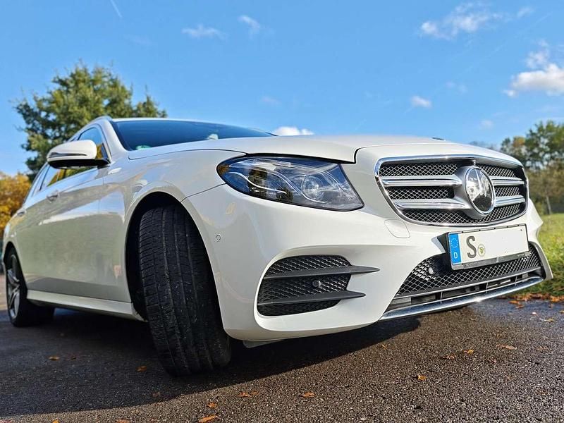 Gebraucht Mercedes E220 AMG line 194 PS (142 kW) 2019 Weiß Kombi