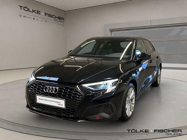 Używany Audi A3 Basis 204 KM (150 kW) 2022 Czarny Sedan/Limuzyna