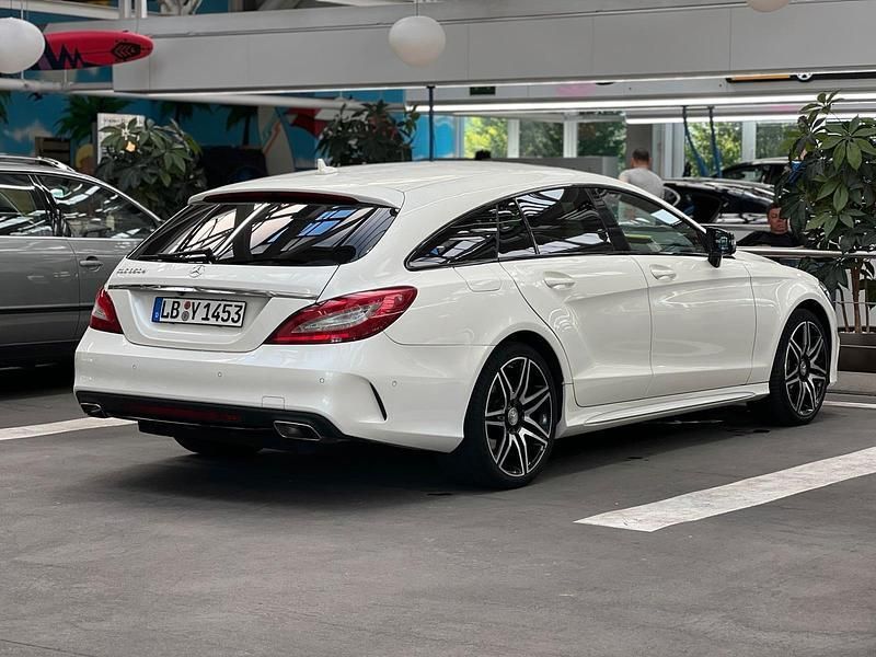 Weiß Gebraucht 2016 Mercedes CLS350 AMG Kombi | 26.200 € (Etwas zu teuer) - Bild 1/4