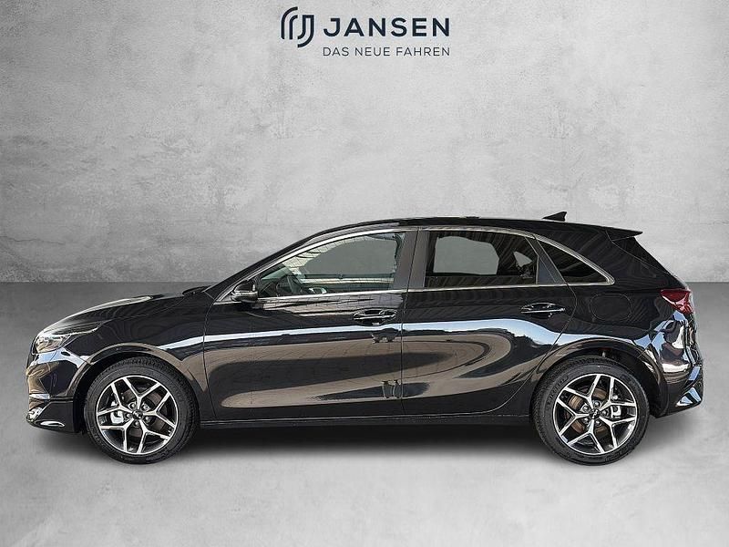 Neu Kia Ceed Style 140 PS (102 kW) 2025 Schwarz Kleinwagen