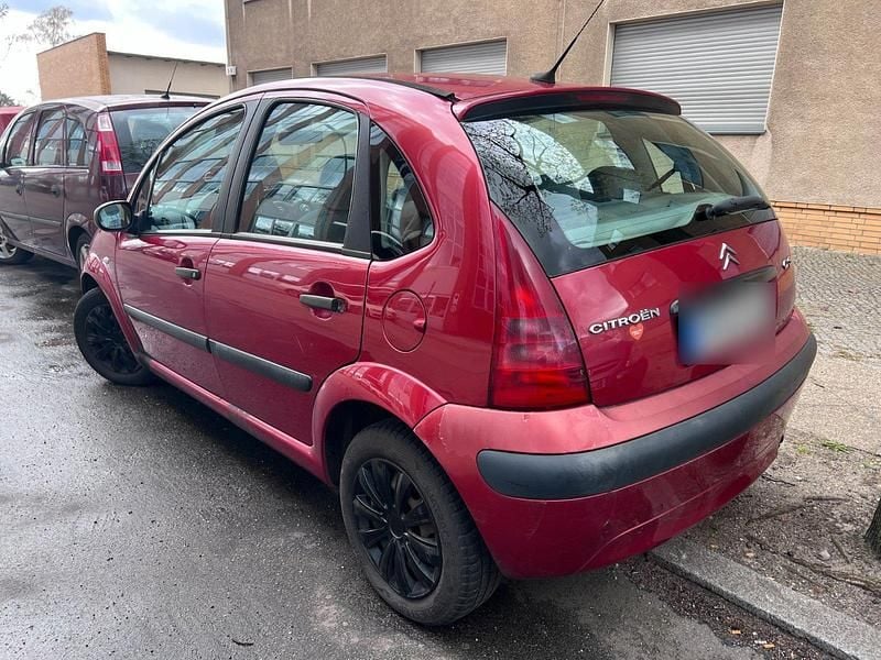 Second-hand Citroën C3 73 CP (53 kW) 2003 Roșu Hatchback