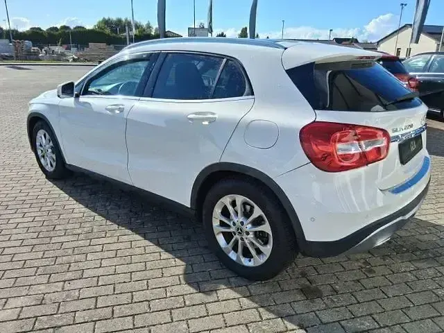Gebraucht Mercedes GLA220 184 PS (135 kW) 2019 Weiß SUV
