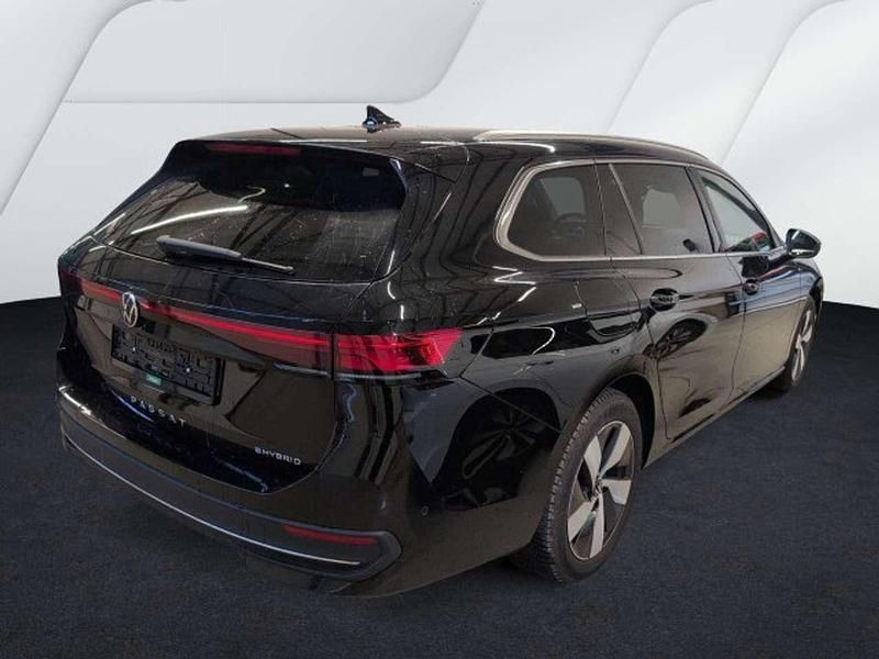 Gebraucht VW Passat Business 204 PS (150 kW) 2025 Grenadillschwarz metallic Kombi