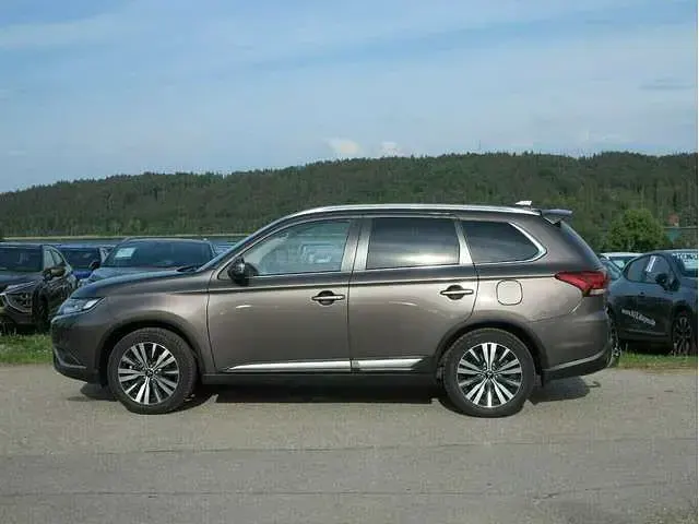 Gebraucht Mitsubishi Outlander 150 PS (110 kW) 2020 Grau metallic SUV