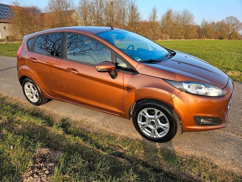 Gebraucht Ford Fiesta 101 PS (74 kW) 2013 Orange Kleinwagen