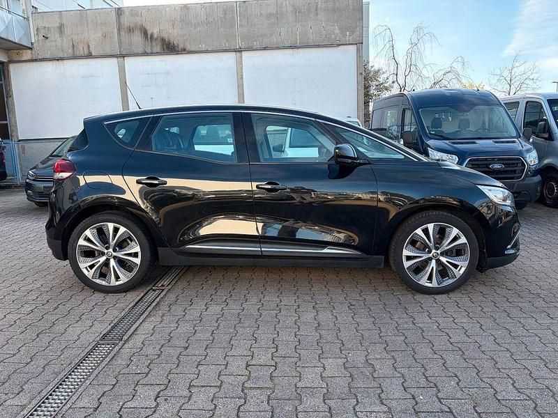 Occasion Renault Scenic E-Tech Intens 131 ch (96 kW) 2017 Noir SUV