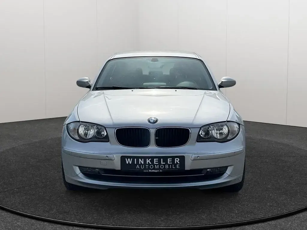 Käytetty BMW 116 Performance 122 HP (89 kW) 2009 Hopea Viistoperä