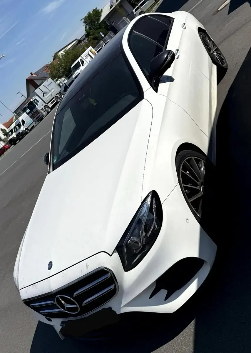 Gebraucht Mercedes E350 AMG line 252 PS (185 kW) 2016 Weiß Limousine