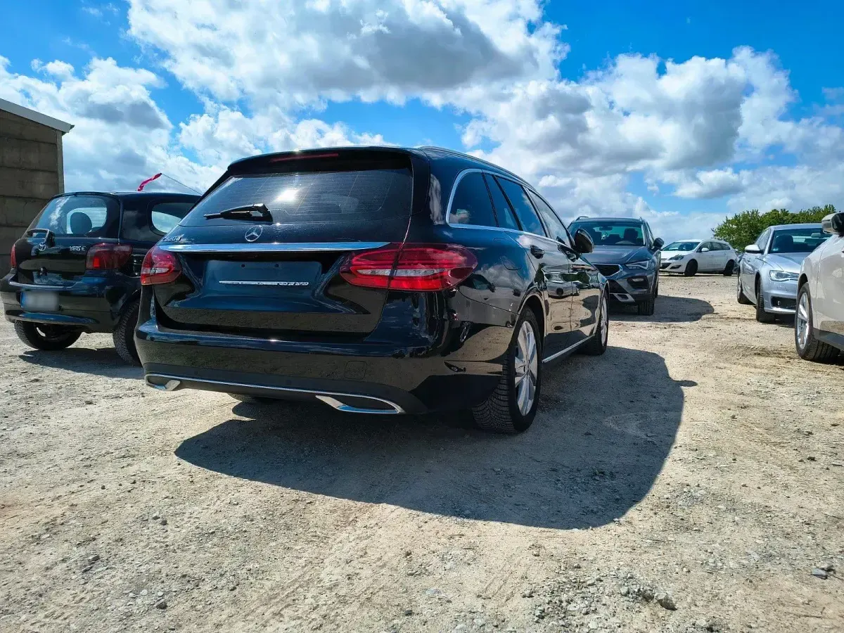 Gebraucht Mercedes C220 194 PS (142 kW) 2018 Schwarz Kombi