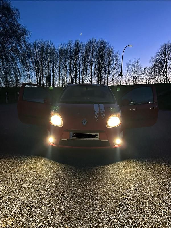 Rot Gebraucht 2009 Renault Twingo Kleinwagen | 3.800 € - Bild 1/4