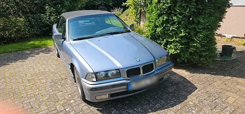 Blau Gebraucht 1996 BMW 318 Cabriolet Cabrio | 2.850 € (Superpreis) - Bild 1/4