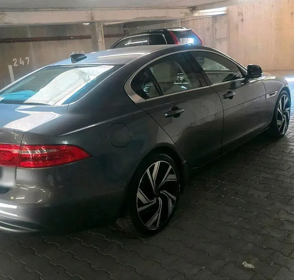 Gebraucht Jaguar XE 200 PS (147 kW) 2016 Andere farben Limousine
