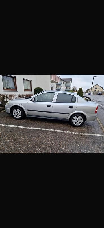 Gebraucht Opel Astra 125 PS (91 kW) 2002 Silber Kleinwagen
