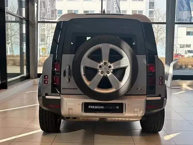 Gebraucht Land Rover Defender SE 200 PS (147 kW) 2024 Eiger grey (metallic) SUV