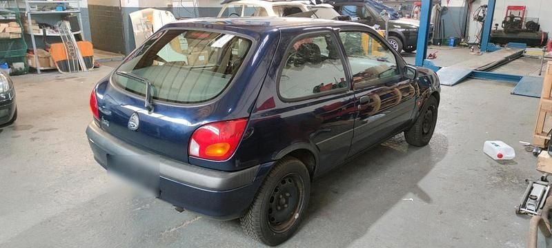 Gebraucht Ford Fiesta 60 PS (44 kW) 2002 Blau Kleinwagen