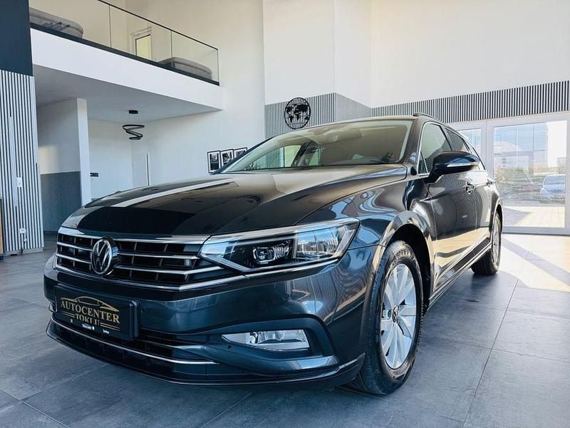 Mangangrau metallic (metallic) Gebraucht 2022 VW Passat Business Kombi | 25.990 € (Guter Preis) - Bild 1/4