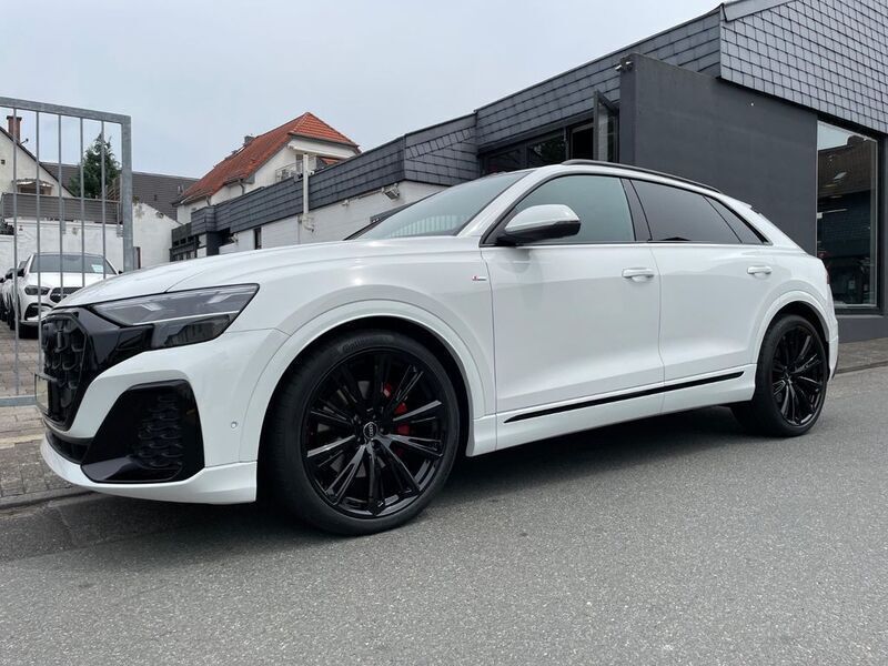 Carraraweiß Neu 2025 Audi Q8 S-Line SUV | 94.990 € - Bild 1/4