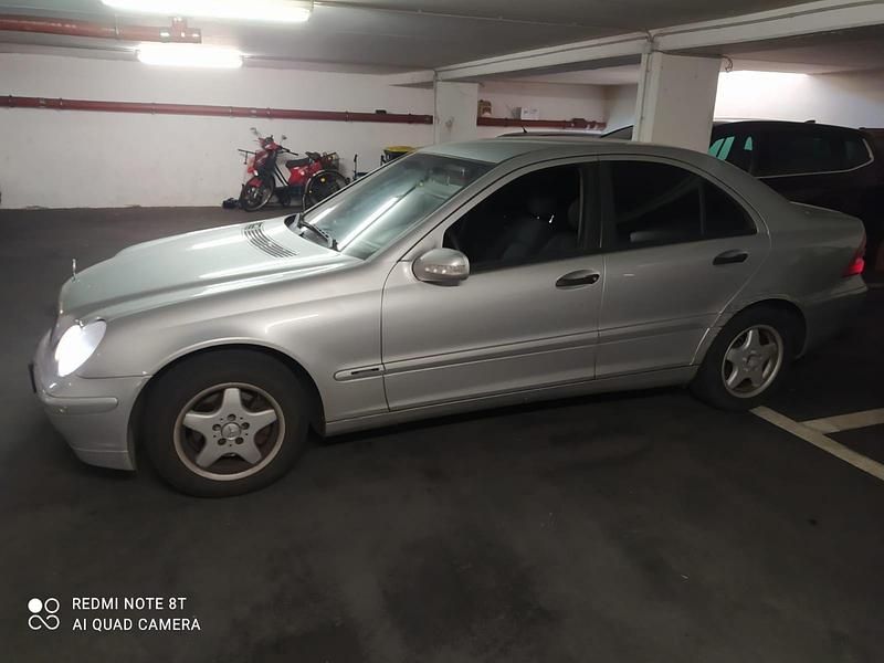 Silber Gebraucht 2003 Mercedes C180 Classic Limousine | 1.100 € (Superpreis) - Bild 1/4