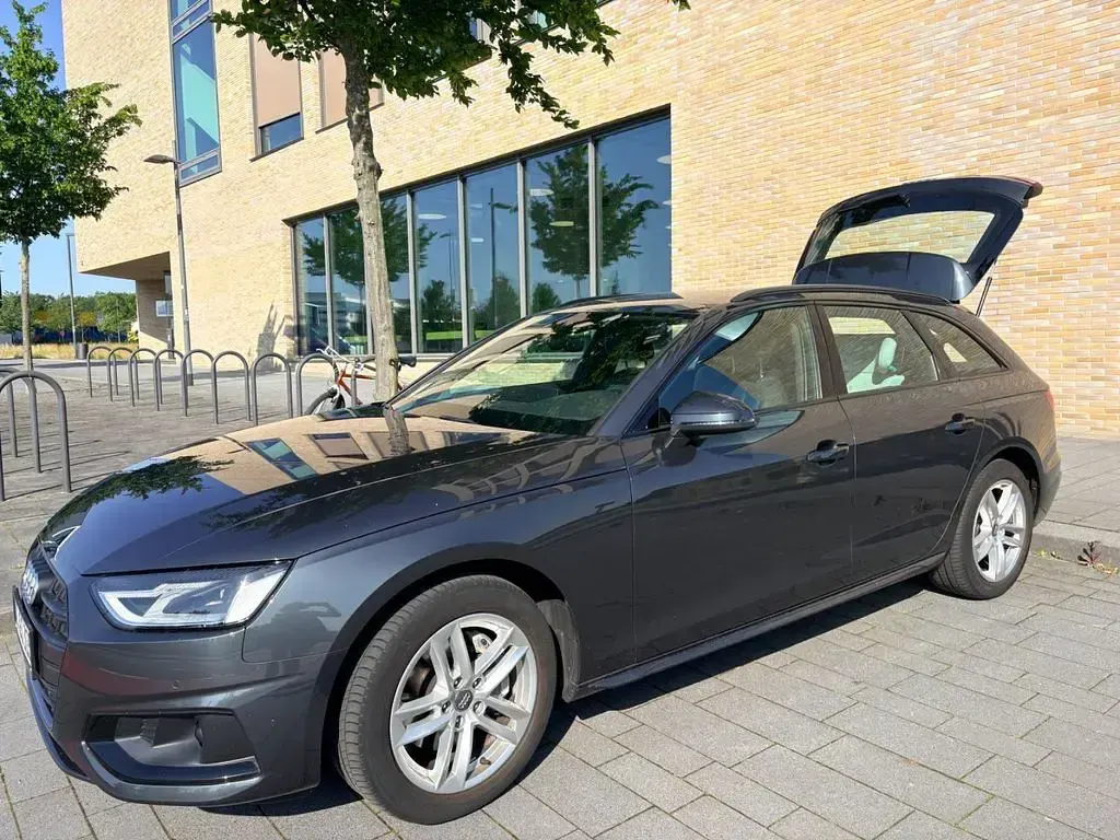 Gebraucht Audi A4 Ambiente 190 PS (139 kW) 2020 Grau Kombi