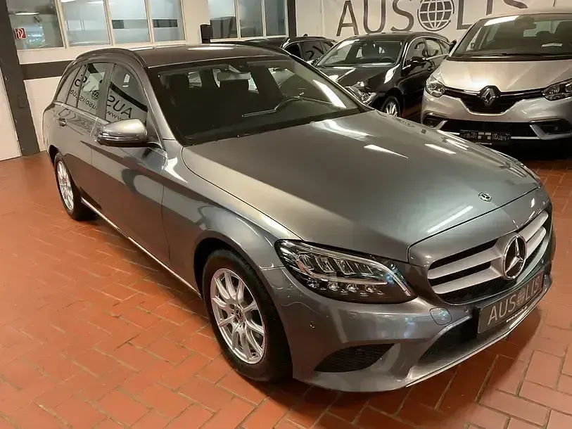 Gebraucht Mercedes C200 Business 160 PS (117 kW) 2021 Selenit grau metallic Kombi