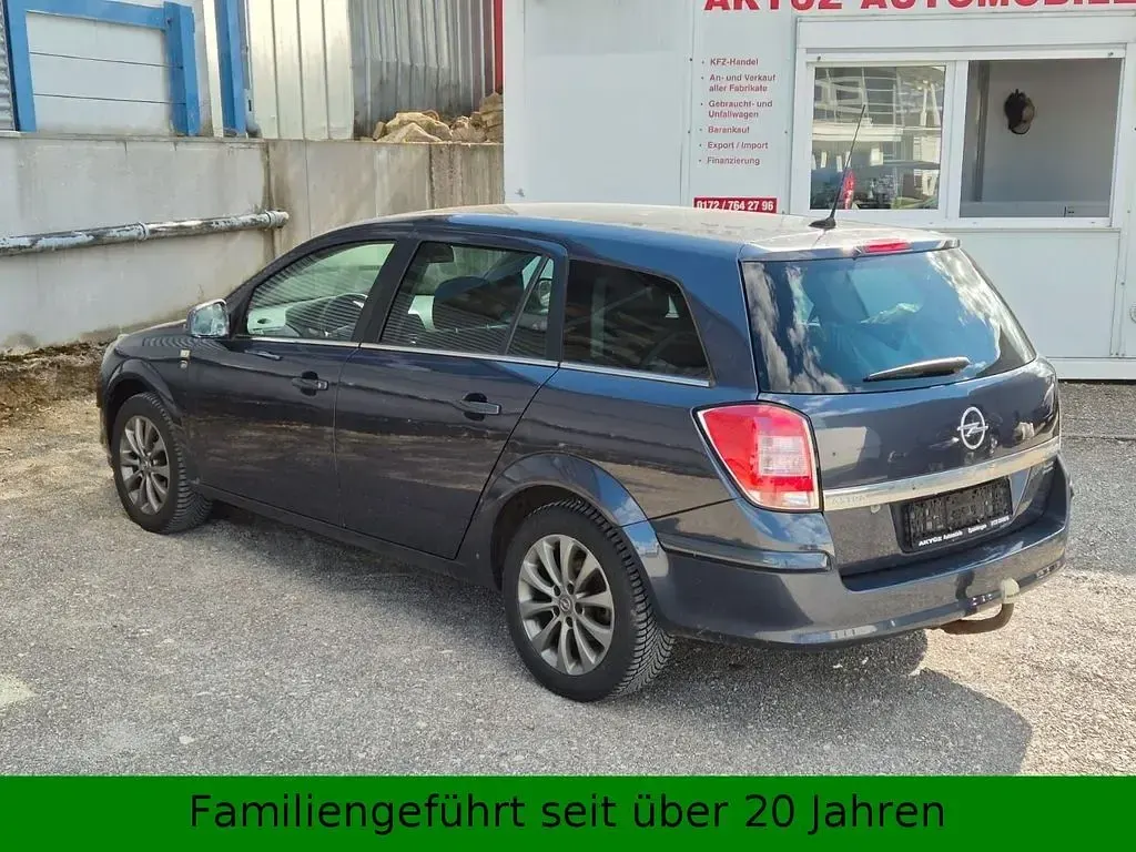 Gebraucht Opel Astra Edition 110 PS (80 kW) 2010 Blau Limousine