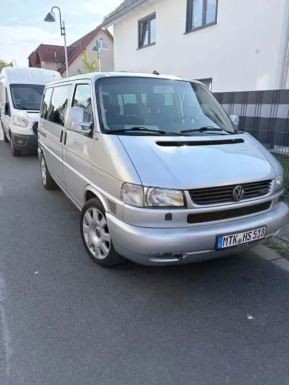 Second-hand VW Caravelle 151 CP (111 kW) 2000 Argintiu Van