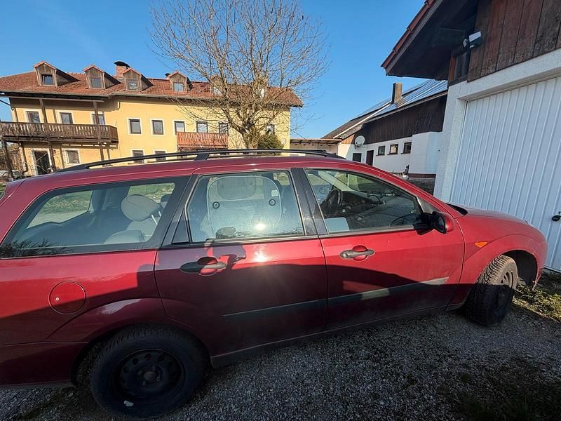 Gebraucht Ford Focus 74 PS (54 kW) 2000 Rot Limousine