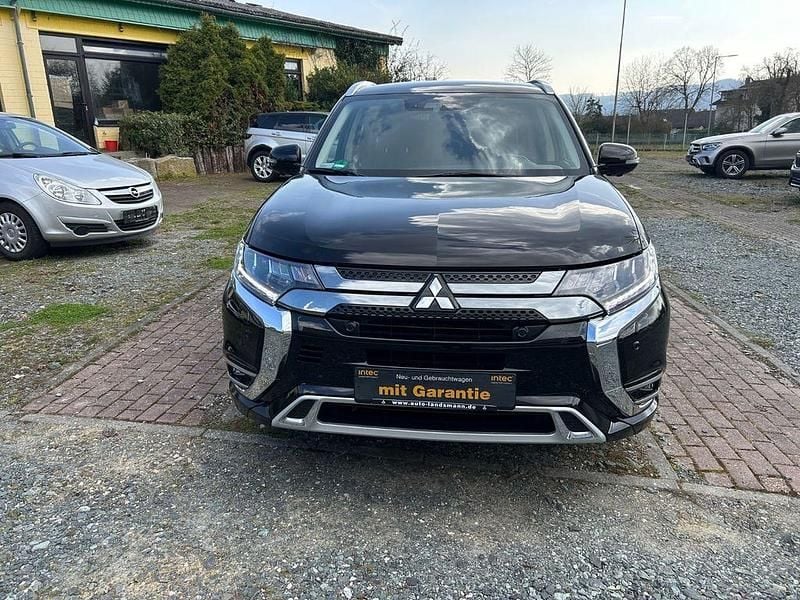 Gebraucht Mitsubishi Outlander P-HEV Plus 224 PS (164 kW) 2018 Schwarz SUV