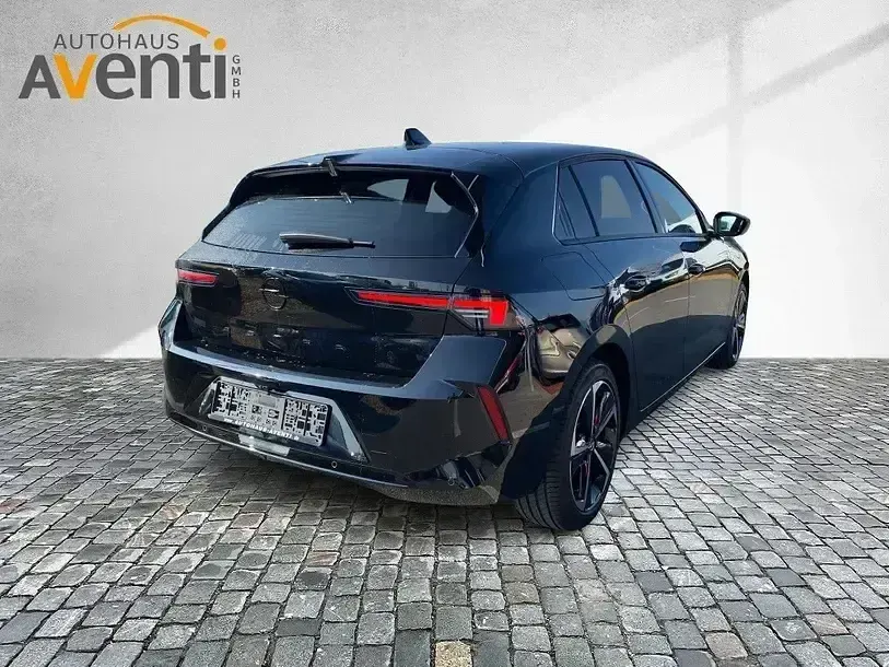 Nowe Opel Astra 131 KM (96 kW) 2025 Czarny Sedan/Limuzyna