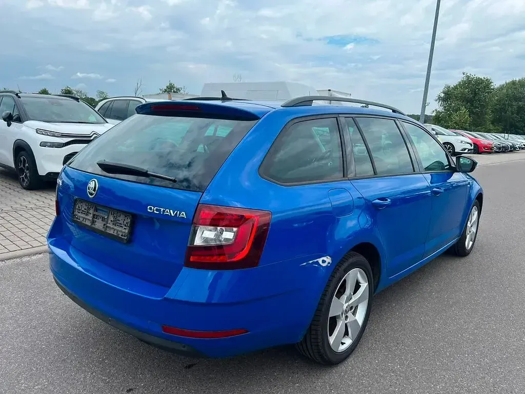 Gebraucht Skoda Octavia Clever 116 PS (85 kW) 2018 Blau Kombi
