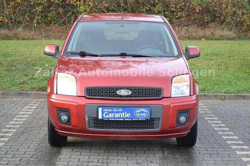 Gebraucht Ford Fusion Style 80 PS (58 kW) 2010 Orange Kleinwagen