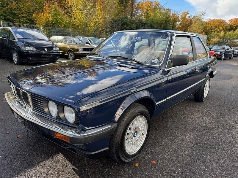 Blau Gebraucht 1983 BMW 320 Limousine | 16.320 € - Bild 1/4