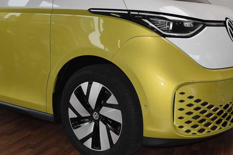 Gebraucht VW ID. Buzz Pro 150 kW (204 PS) 2023 Limonengelb metallic candywei Van / Kleinbus