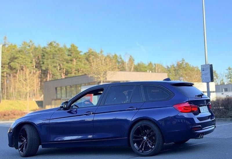 Gebraucht BMW 320 190 PS (139 kW) 2016 Blau Kombi