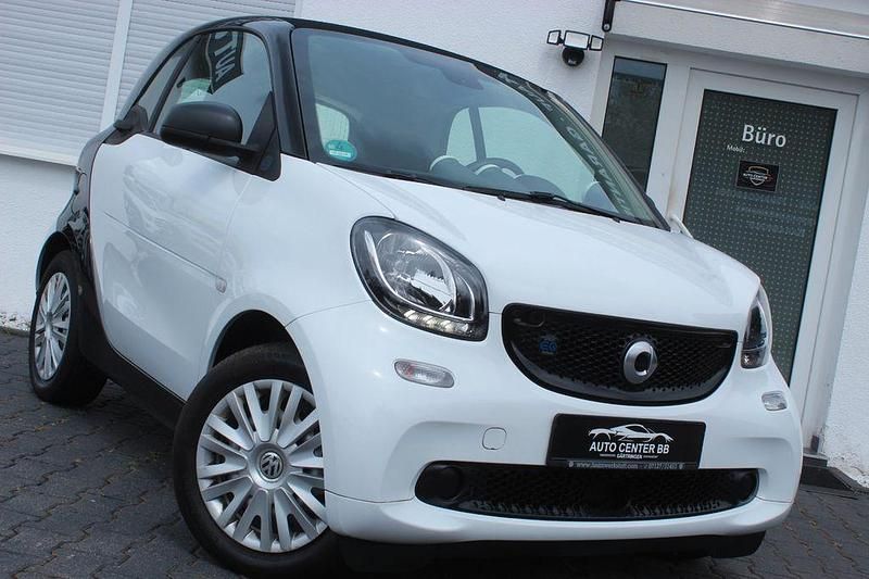 Weiß Gebraucht 2019 Smart ForTwo Electric Drive | 7.500 € (Guter Preis) - Bild 1/4