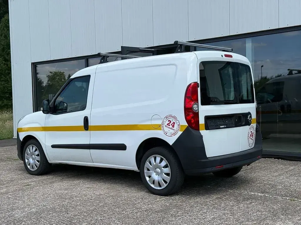 Gebraucht Opel Combo 105 PS (77 kW) 2015 Weiß Van / Kleinbus